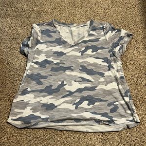 Old Navy Women’s Large Camo Shirt